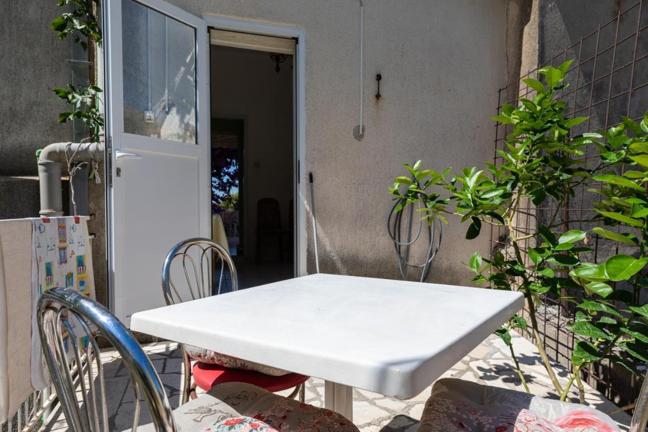 Apartments With A Parking Space Sumpetar, Omis - 9436 Exterior photo